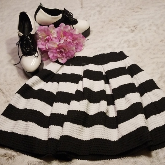 Active USA Dresses & Skirts - Fun black and white stripped skirt